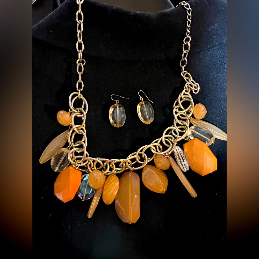 Vivrant Necklace set